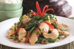 Spicy Stir-fry Basil with Chicken and Green Beans